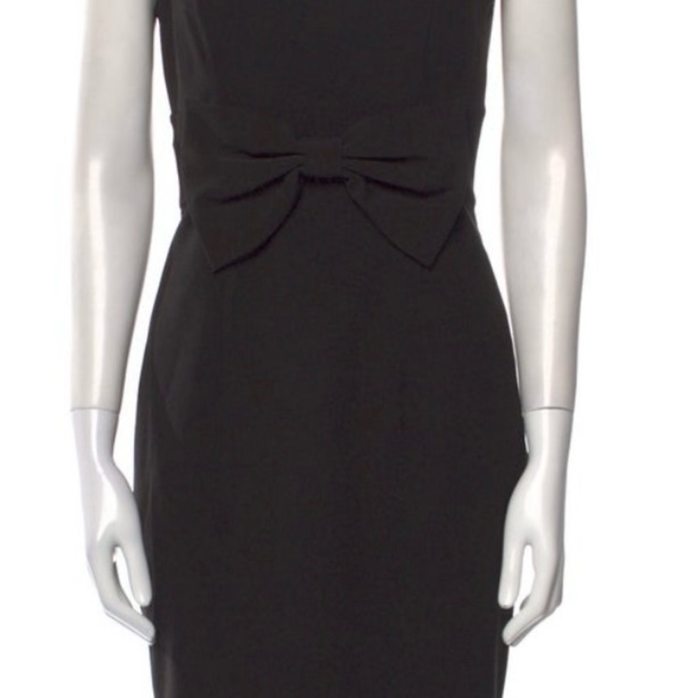 Elegant Black Dress with Bow Detail